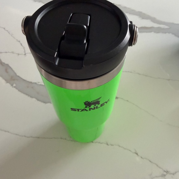 Stanley Bright Green 30oz - Picture 3 of 3